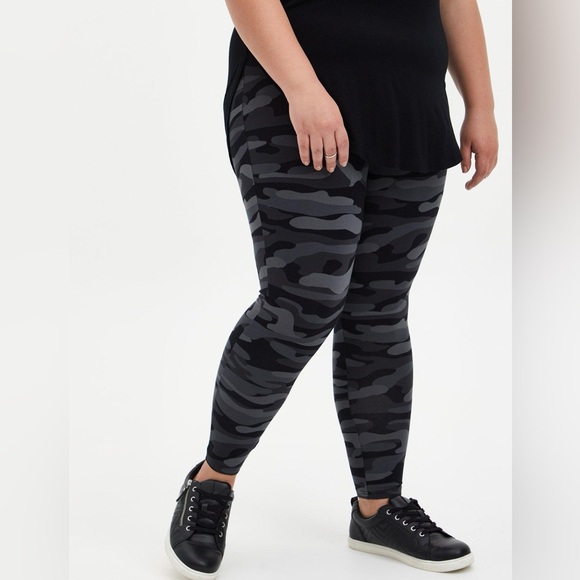 torrid Pants - NWOT New Torrid Full Length Signature Waist Premium Legging Camo 1
